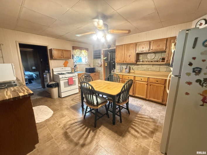 401 23RD Street, Herrin, Illinois 62948, 2 Bedrooms Bedrooms, 0 ,1 BathroomBathrooms,Residential,For Sale,23RD,0,RMAEB459328
