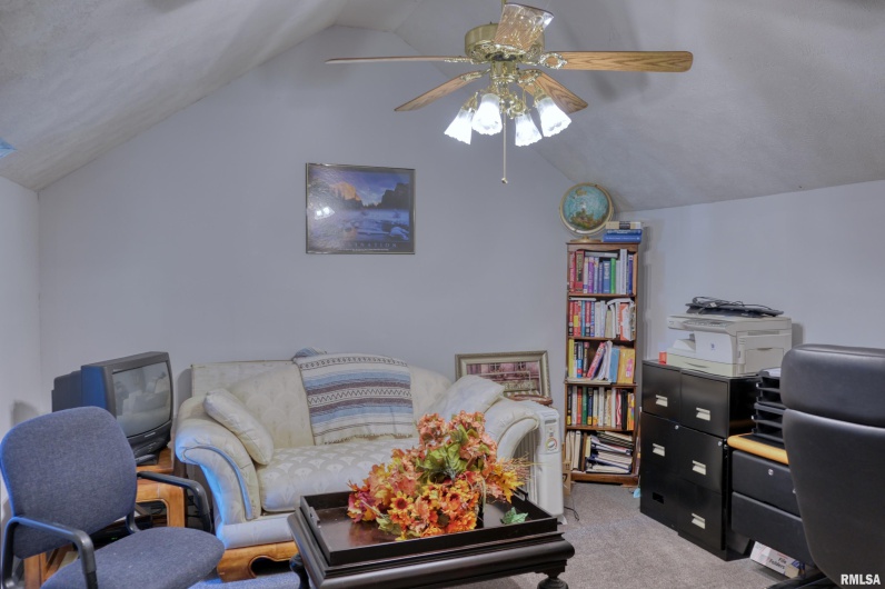 267 BRIAN Avenue, Murphysboro, Illinois 62966, 3 Bedrooms Bedrooms, 0 ,4 BathroomsBathrooms,Residential,For Sale,BRIAN,0,RMAEB459329