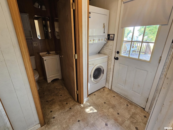 308 HIGH Street, Eddyville, Illinois 62928, 3 Bedrooms Bedrooms, 0 ,1 BathroomBathrooms,Residential,For Sale,HIGH,0,RMAEB459331