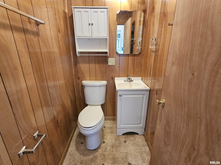 308 HIGH Street, Eddyville, Illinois 62928, 3 Bedrooms Bedrooms, 0 ,1 BathroomBathrooms,Residential,For Sale,HIGH,0,RMAEB459331