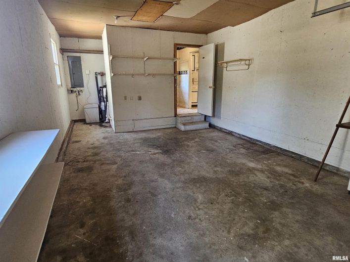 308 HIGH Street, Eddyville, Illinois 62928, 3 Bedrooms Bedrooms, 0 ,1 BathroomBathrooms,Residential,For Sale,HIGH,0,RMAEB459331