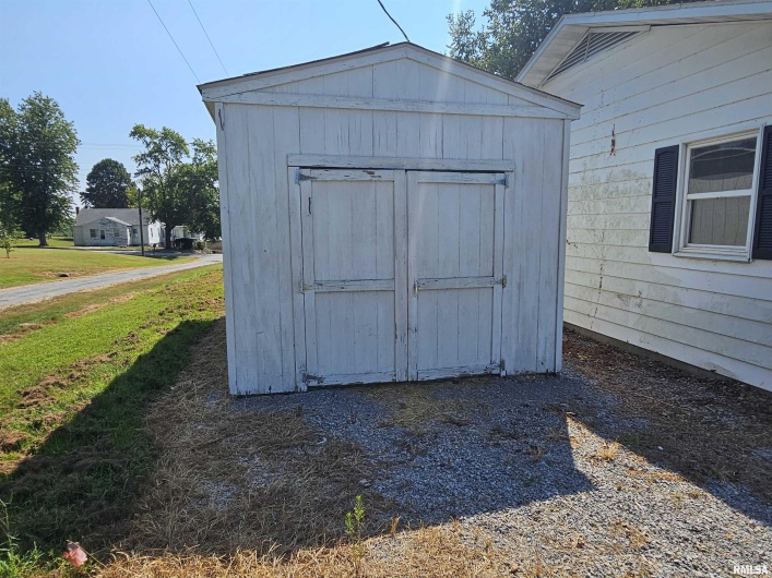 308 HIGH Street, Eddyville, Illinois 62928, 3 Bedrooms Bedrooms, 0 ,1 BathroomBathrooms,Residential,For Sale,HIGH,0,RMAEB459331