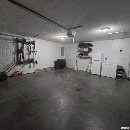 12259 Roseman Court, Carterville, Illinois 62918, 3 Bedrooms Bedrooms, 0 ,2 BathroomsBathrooms,Residential,For Sale,Roseman,0,RMAQC4266527