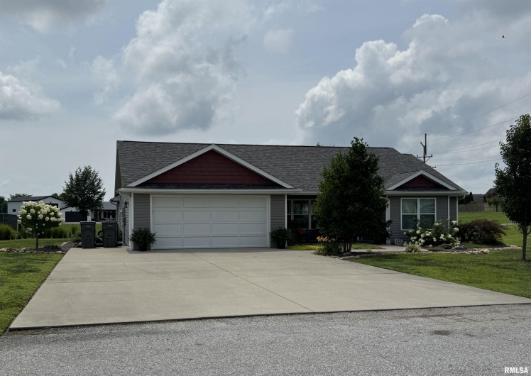 12259 Roseman Court, Carterville, Illinois 62918, 3 Bedrooms Bedrooms, 0 ,2 BathroomsBathrooms,Residential,For Sale,Roseman,0,RMAQC4266527