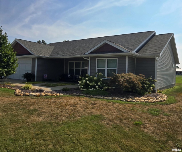 12259 Roseman Court, Carterville, Illinois 62918, 3 Bedrooms Bedrooms, 0 ,2 BathroomsBathrooms,Residential,For Sale,Roseman,0,RMAQC4266527