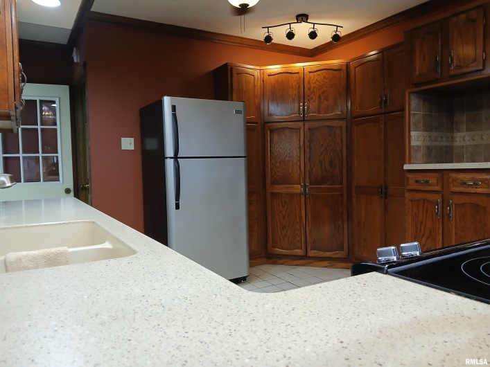 1202 Hoffard Avenue, Johnston City, Illinois 62951, 2 Bedrooms Bedrooms, 0 ,2 BathroomsBathrooms,Residential,For Sale,Hoffard,0,RMAEB459335