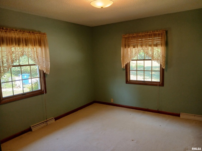 1202 Hoffard Avenue, Johnston City, Illinois 62951, 2 Bedrooms Bedrooms, 0 ,2 BathroomsBathrooms,Residential,For Sale,Hoffard,0,RMAEB459335