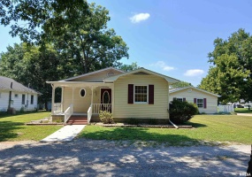 1202 Hoffard Avenue, Johnston City, Illinois 62951, 2 Bedrooms Bedrooms, 0 ,2 BathroomsBathrooms,Residential,For Sale,Hoffard,0,RMAEB459335