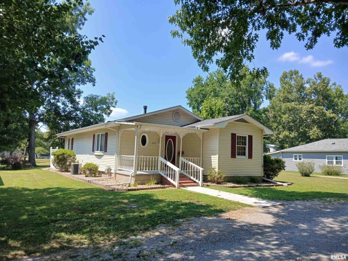 1202 Hoffard Avenue, Johnston City, Illinois 62951, 2 Bedrooms Bedrooms, 0 ,2 BathroomsBathrooms,Residential,For Sale,Hoffard,0,RMAEB459335