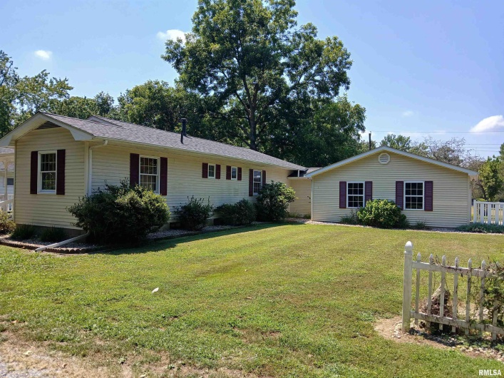 1202 Hoffard Avenue, Johnston City, Illinois 62951, 2 Bedrooms Bedrooms, 0 ,2 BathroomsBathrooms,Residential,For Sale,Hoffard,0,RMAEB459335