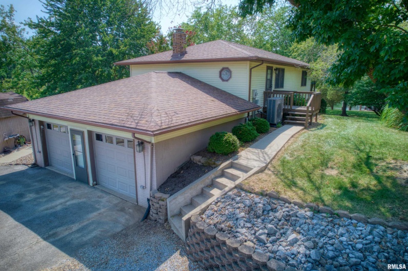 13047 HAWK Lane, Creal Springs, Illinois 62922, 2 Bedrooms Bedrooms, 0 ,2 BathroomsBathrooms,Residential,For Sale,HAWK,0,RMAEB459338