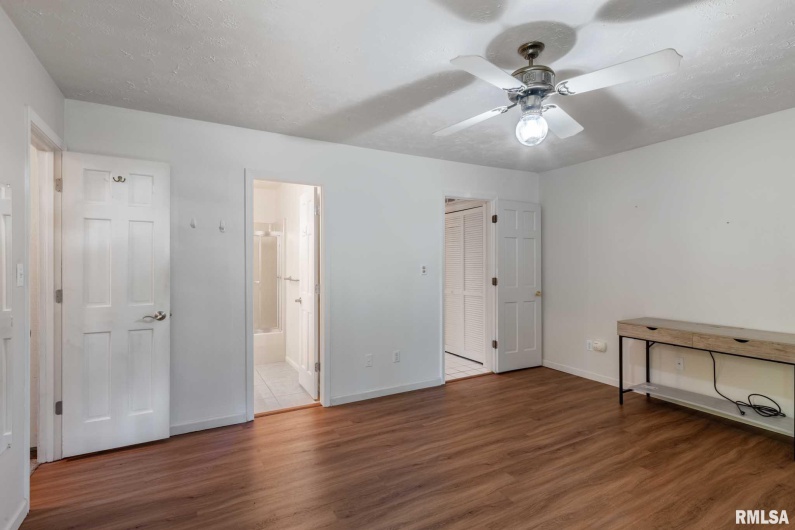 1000 MEADOWLARK Drive, Carterville, Illinois 62918, 3 Bedrooms Bedrooms, 0 ,2 BathroomsBathrooms,Residential,For Sale,MEADOWLARK,0,RMAQC4266542