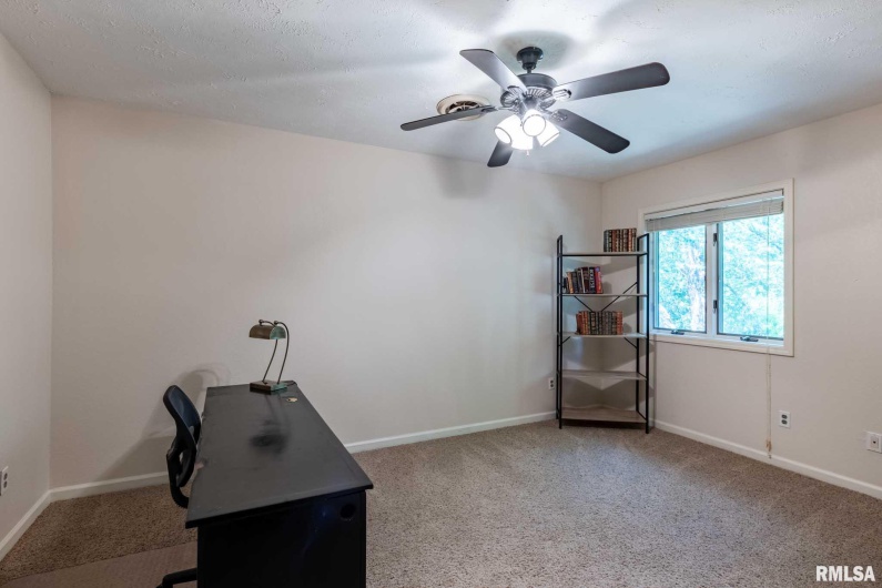 1000 MEADOWLARK Drive, Carterville, Illinois 62918, 3 Bedrooms Bedrooms, 0 ,2 BathroomsBathrooms,Residential,For Sale,MEADOWLARK,0,RMAQC4266542