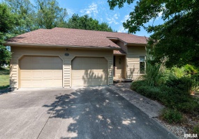 1000 MEADOWLARK Drive, Carterville, Illinois 62918, 3 Bedrooms Bedrooms, 0 ,2 BathroomsBathrooms,Residential,For Sale,MEADOWLARK,0,RMAQC4266542