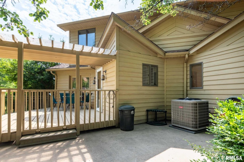 1000 MEADOWLARK Drive, Carterville, Illinois 62918, 3 Bedrooms Bedrooms, 0 ,2 BathroomsBathrooms,Residential,For Sale,MEADOWLARK,0,RMAQC4266542