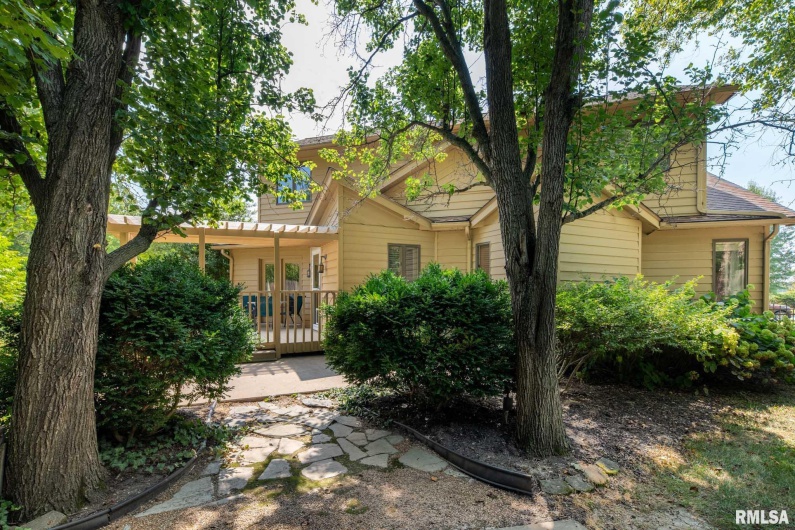 1000 MEADOWLARK Drive, Carterville, Illinois 62918, 3 Bedrooms Bedrooms, 0 ,2 BathroomsBathrooms,Residential,For Sale,MEADOWLARK,0,RMAQC4266542