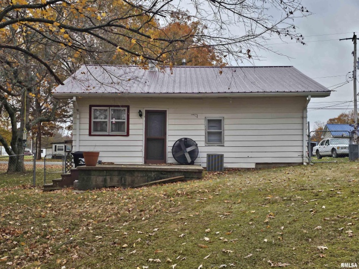 313 9TH Street, Brookport, Illinois 62910, 2 Bedrooms Bedrooms, 0 ,1 BathroomBathrooms,Residential,For Sale,9TH,0,RMAEB459035