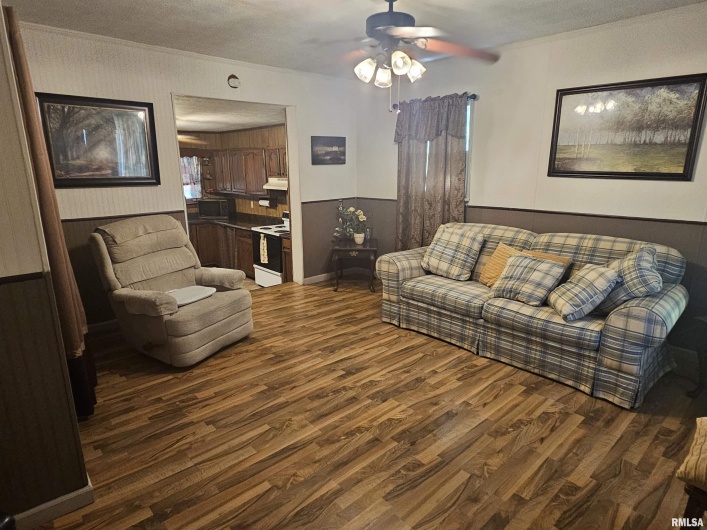 313 9TH Street, Brookport, Illinois 62910, 2 Bedrooms Bedrooms, 0 ,1 BathroomBathrooms,Residential,For Sale,9TH,0,RMAEB459035