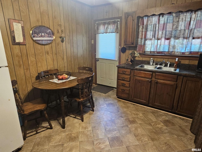 313 9TH Street, Brookport, Illinois 62910, 2 Bedrooms Bedrooms, 0 ,1 BathroomBathrooms,Residential,For Sale,9TH,0,RMAEB459035