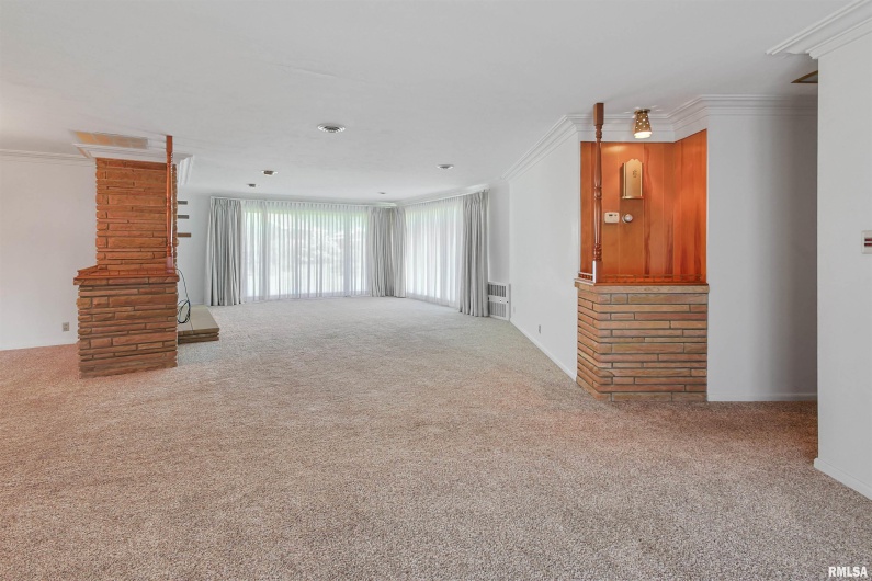 603 MAIN Street, Carrier Mills, Illinois 62917, 3 Bedrooms Bedrooms, 0 ,2 BathroomsBathrooms,Residential,For Sale,MAIN,0,RMAEB459341