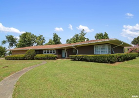 603 MAIN Street, Carrier Mills, Illinois 62917, 3 Bedrooms Bedrooms, 0 ,2 BathroomsBathrooms,Residential,For Sale,MAIN,0,RMAEB459341
