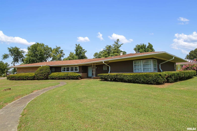 603 MAIN Street, Carrier Mills, Illinois 62917, 3 Bedrooms Bedrooms, 0 ,2 BathroomsBathrooms,Residential,For Sale,MAIN,0,RMAEB459341