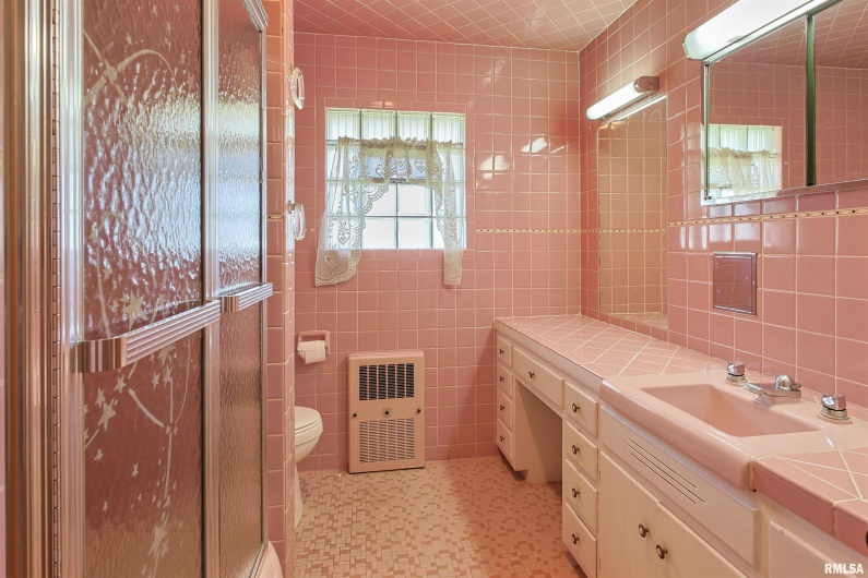 603 MAIN Street, Carrier Mills, Illinois 62917, 3 Bedrooms Bedrooms, 0 ,2 BathroomsBathrooms,Residential,For Sale,MAIN,0,RMAEB459341