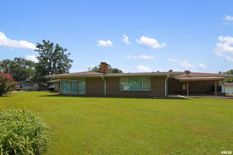 603 MAIN Street, Carrier Mills, Illinois 62917, 3 Bedrooms Bedrooms, 0 ,2 BathroomsBathrooms,Residential,For Sale,MAIN,0,RMAEB459341