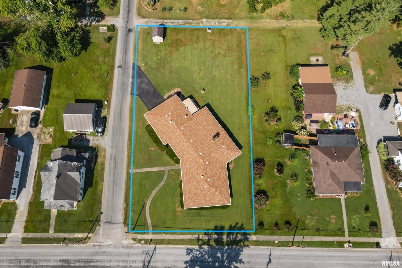 603 MAIN Street, Carrier Mills, Illinois 62917, 3 Bedrooms Bedrooms, 0 ,2 BathroomsBathrooms,Residential,For Sale,MAIN,0,RMAEB459341