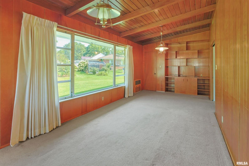 603 MAIN Street, Carrier Mills, Illinois 62917, 3 Bedrooms Bedrooms, 0 ,2 BathroomsBathrooms,Residential,For Sale,MAIN,0,RMAEB459341