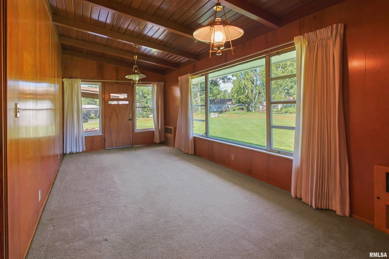 603 MAIN Street, Carrier Mills, Illinois 62917, 3 Bedrooms Bedrooms, 0 ,2 BathroomsBathrooms,Residential,For Sale,MAIN,0,RMAEB459341