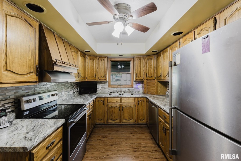 506 Aikman Street, Marion, Illinois 62959, 3 Bedrooms Bedrooms, 0 ,2 BathroomsBathrooms,Residential,For Sale,Aikman,0,RMAEB459342