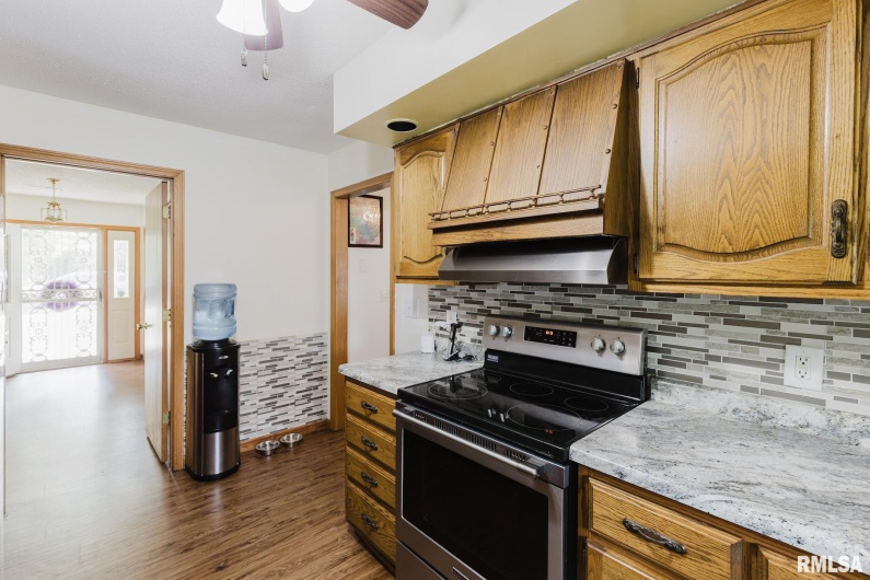 506 Aikman Street, Marion, Illinois 62959, 3 Bedrooms Bedrooms, 0 ,2 BathroomsBathrooms,Residential,For Sale,Aikman,0,RMAEB459342