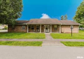 506 Aikman Street, Marion, Illinois 62959, 3 Bedrooms Bedrooms, 0 ,2 BathroomsBathrooms,Residential,For Sale,Aikman,0,RMAEB459342