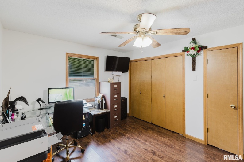 506 Aikman Street, Marion, Illinois 62959, 3 Bedrooms Bedrooms, 0 ,2 BathroomsBathrooms,Residential,For Sale,Aikman,0,RMAEB459342