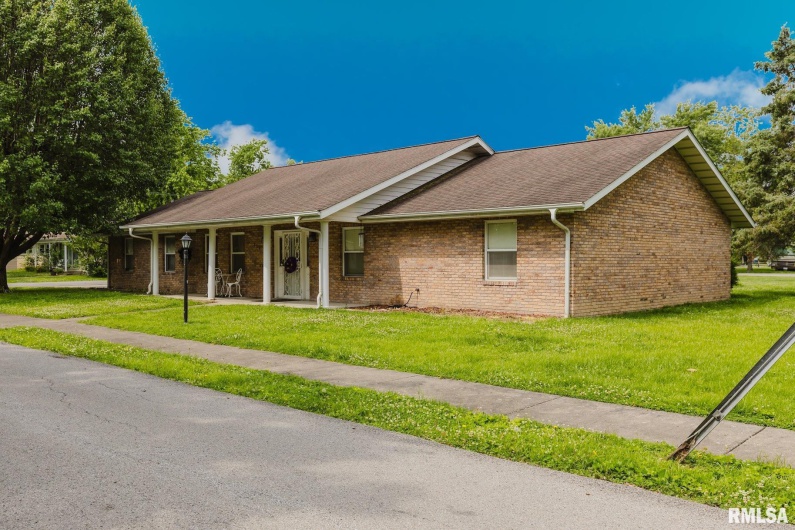 506 Aikman Street, Marion, Illinois 62959, 3 Bedrooms Bedrooms, 0 ,2 BathroomsBathrooms,Residential,For Sale,Aikman,0,RMAEB459342