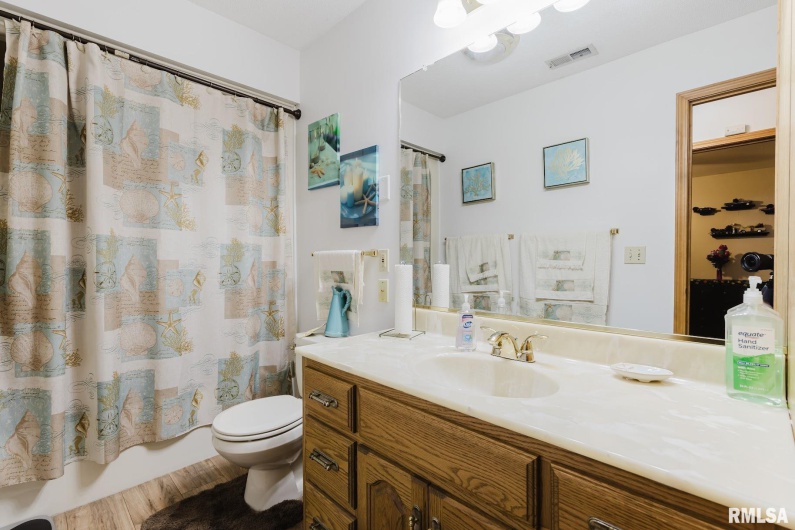 506 Aikman Street, Marion, Illinois 62959, 3 Bedrooms Bedrooms, 0 ,2 BathroomsBathrooms,Residential,For Sale,Aikman,0,RMAEB459342