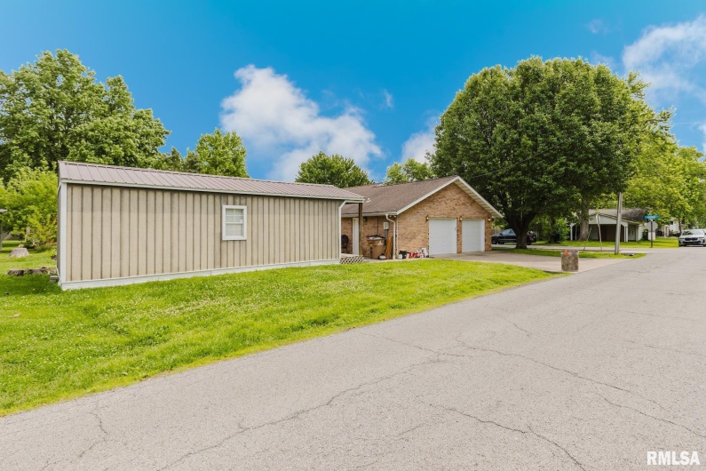 506 Aikman Street, Marion, Illinois 62959, 3 Bedrooms Bedrooms, 0 ,2 BathroomsBathrooms,Residential,For Sale,Aikman,0,RMAEB459342
