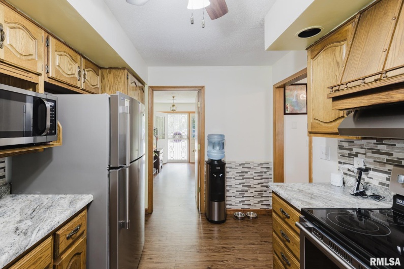 506 Aikman Street, Marion, Illinois 62959, 3 Bedrooms Bedrooms, 0 ,2 BathroomsBathrooms,Residential,For Sale,Aikman,0,RMAEB459342