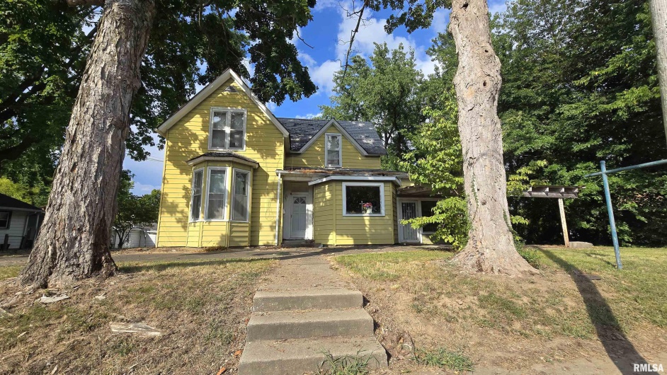 215 VIENNA Street, Anna, Illinois 62906, 2 Bedrooms Bedrooms, 0 ,2 BathroomsBathrooms,Residential,For Sale,VIENNA,0,RMAEB459347