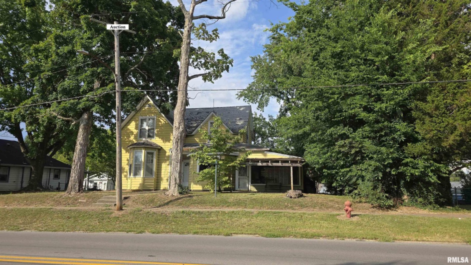 215 VIENNA Street, Anna, Illinois 62906, 2 Bedrooms Bedrooms, 0 ,2 BathroomsBathrooms,Residential,For Sale,VIENNA,0,RMAEB459347