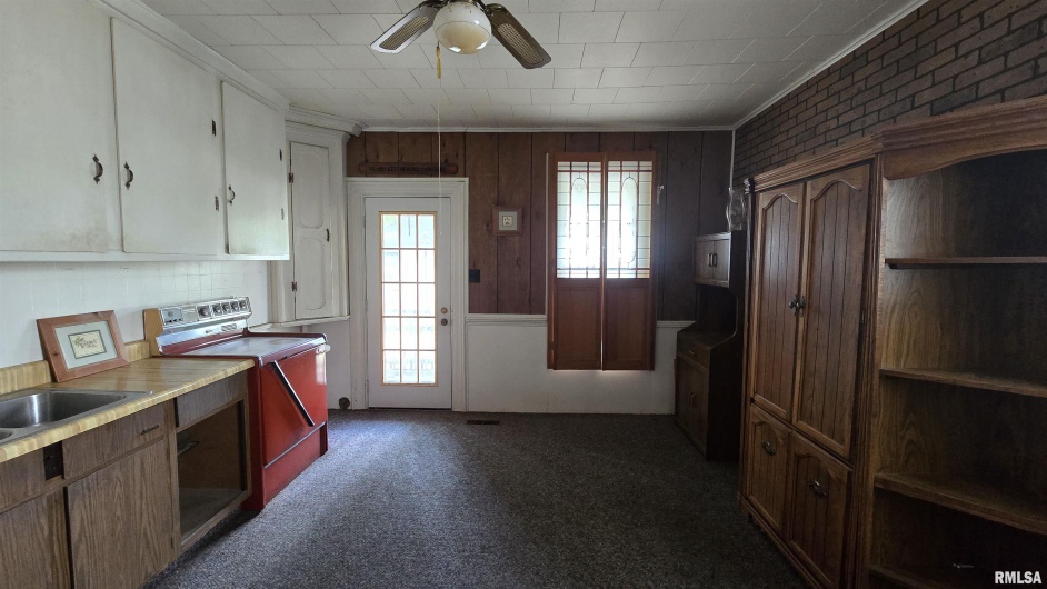 215 VIENNA Street, Anna, Illinois 62906, 2 Bedrooms Bedrooms, 0 ,2 BathroomsBathrooms,Residential,For Sale,VIENNA,0,RMAEB459347