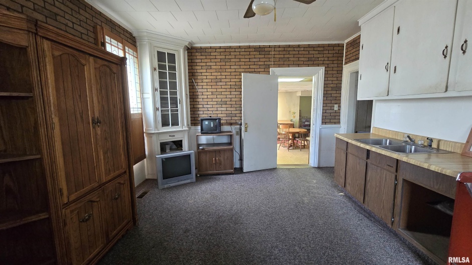 215 VIENNA Street, Anna, Illinois 62906, 2 Bedrooms Bedrooms, 0 ,2 BathroomsBathrooms,Residential,For Sale,VIENNA,0,RMAEB459347