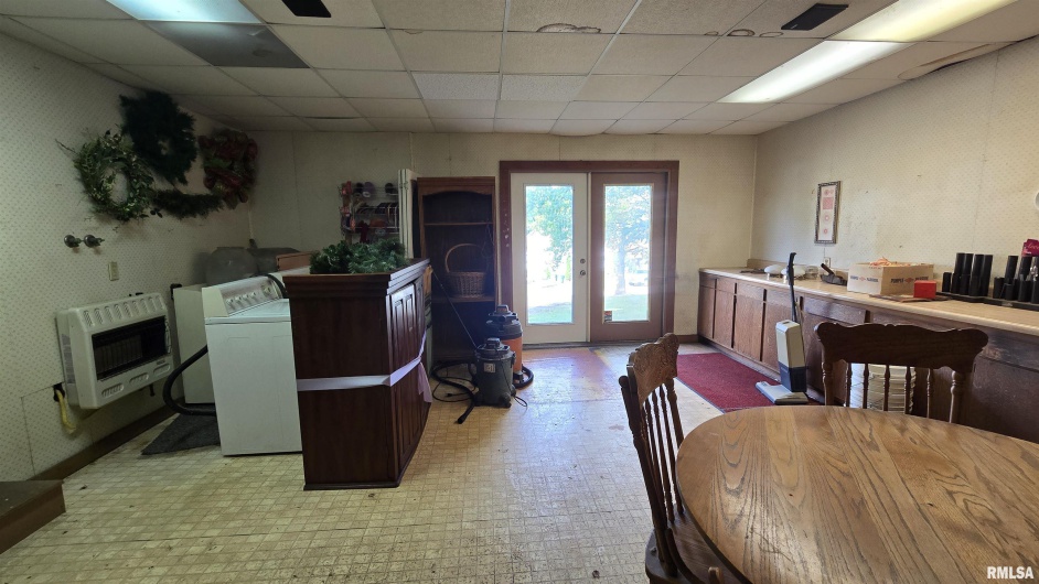 215 VIENNA Street, Anna, Illinois 62906, 2 Bedrooms Bedrooms, 0 ,2 BathroomsBathrooms,Residential,For Sale,VIENNA,0,RMAEB459347