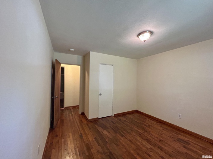 1504 GRAND Avenue, Carbondale, Illinois 62902, 3 Bedrooms Bedrooms, 0 ,1 BathroomBathrooms,Residential,For Sale,GRAND,0,RMAEB459348