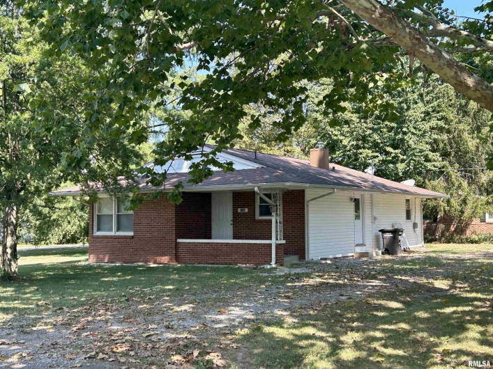 1504 GRAND Avenue, Carbondale, Illinois 62902, 3 Bedrooms Bedrooms, 0 ,1 BathroomBathrooms,Residential,For Sale,GRAND,0,RMAEB459348