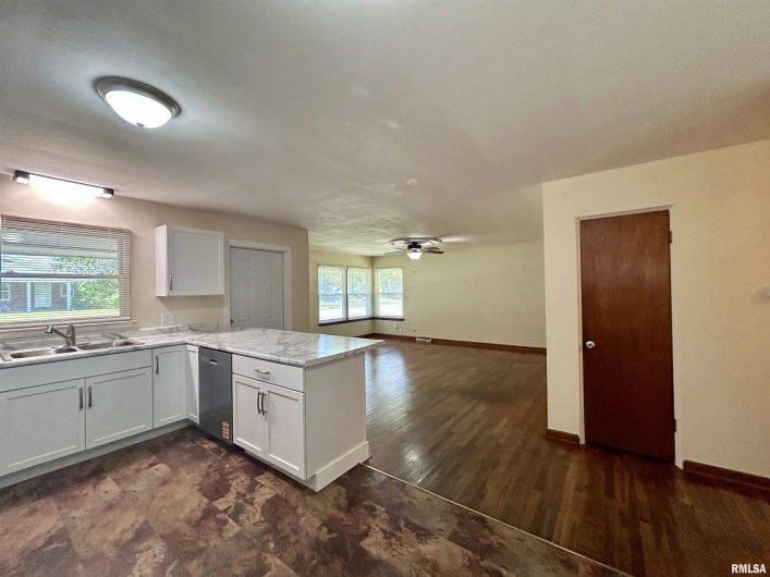1504 GRAND Avenue, Carbondale, Illinois 62902, 3 Bedrooms Bedrooms, 0 ,1 BathroomBathrooms,Residential,For Sale,GRAND,0,RMAEB459348