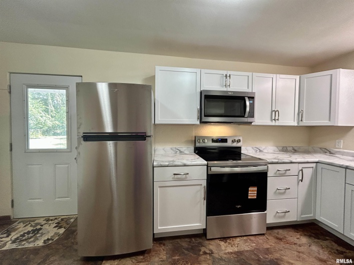 1504 GRAND Avenue, Carbondale, Illinois 62902, 3 Bedrooms Bedrooms, 0 ,1 BathroomBathrooms,Residential,For Sale,GRAND,0,RMAEB459348