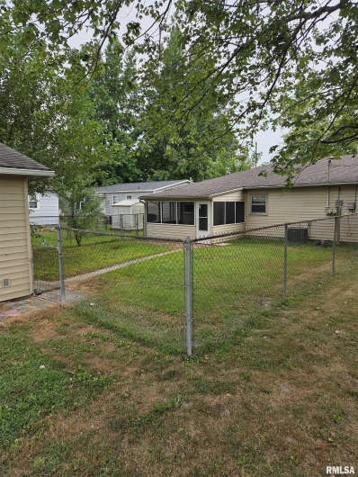1505 GLENDALE, Marion, Illinois 62959, 0 , 0 ,0,Residential Income,For Sale,GLENDALE,0,RMAQC4266565