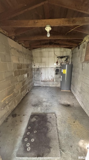 301 LEWIS Street, Vienna, Illinois 62995-0000, 2 Bedrooms Bedrooms, 0 ,1 BathroomBathrooms,Residential,For Sale,LEWIS,0,RMAEB459351